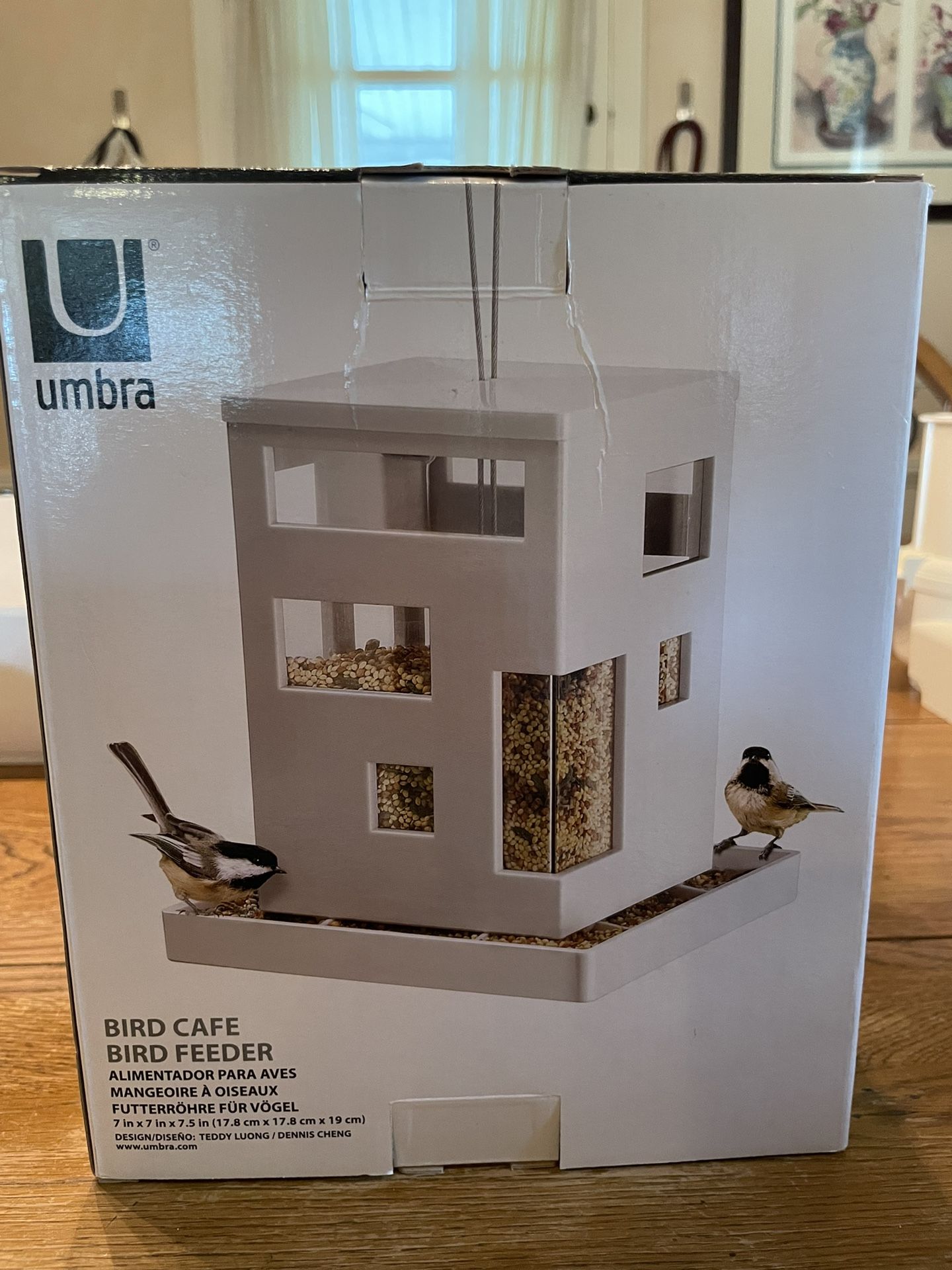 BRAND NEW Bird Feeder