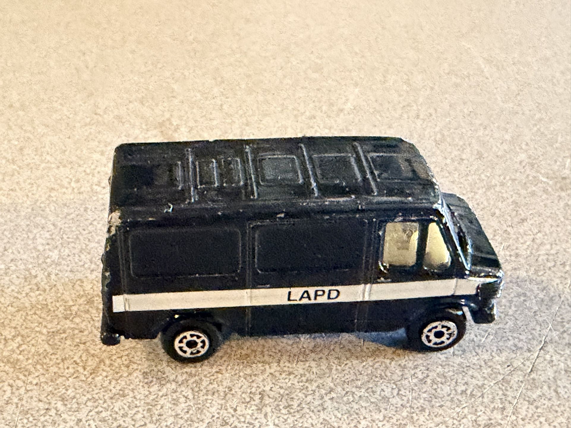 Mercedes-Benz Van 307D Black LAPD Maisto Diecast 1:64