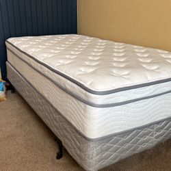 Twin 🛏️ Bed 
