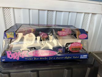 Bratz F.M. Cruiser White Edition w/ Box & Accessories Vintage MGA 2003