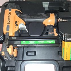 Staple Gun In New Condition Works Perfect $59