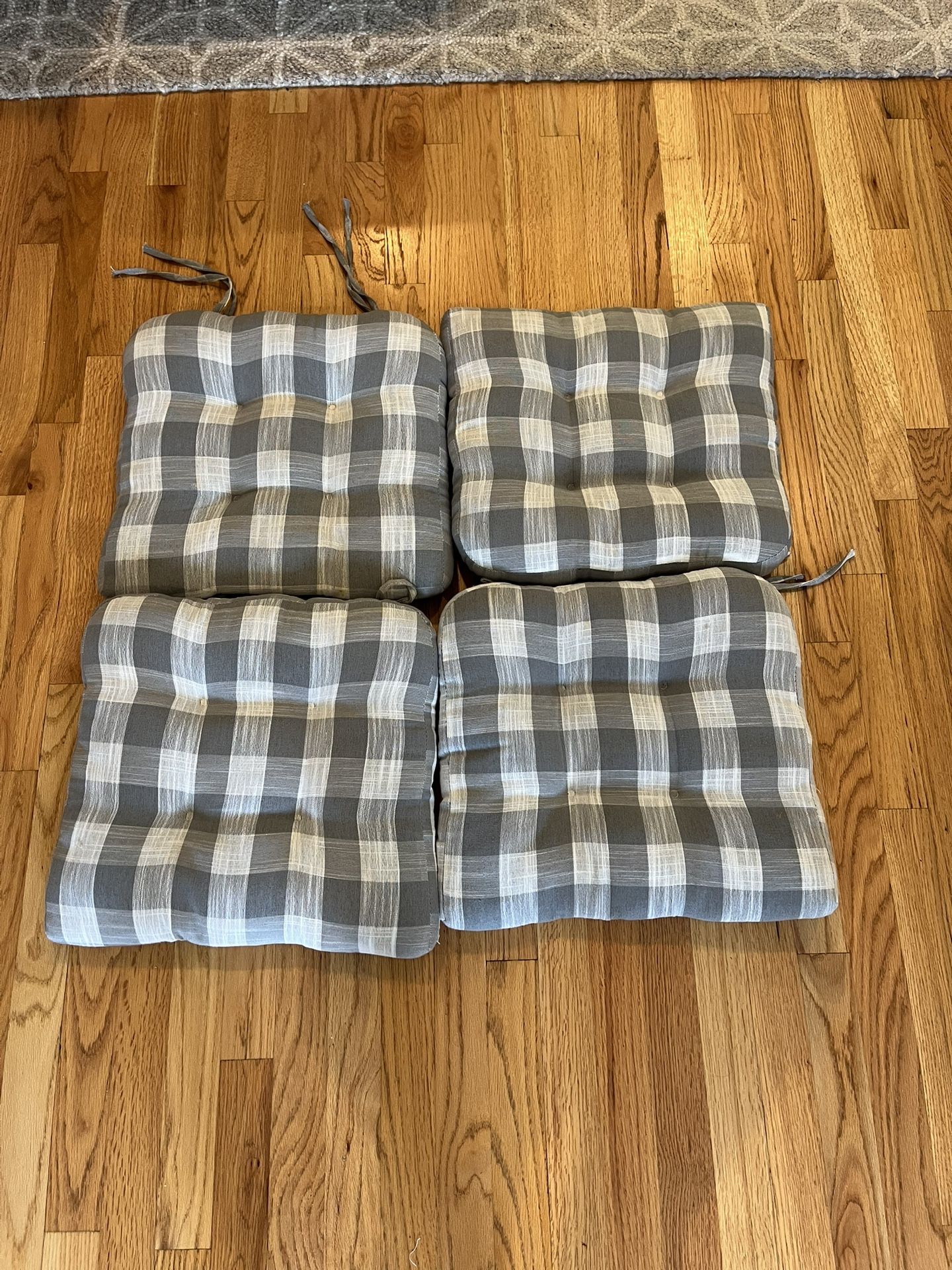 4 Chair Cushions