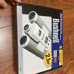 Bushnell Binocular