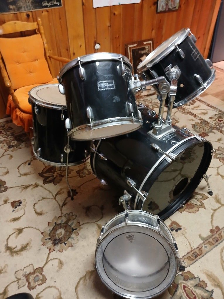 Groove Percussion 5 Piece Drum Ser