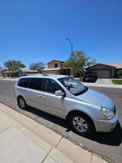 2012 kia sedona..