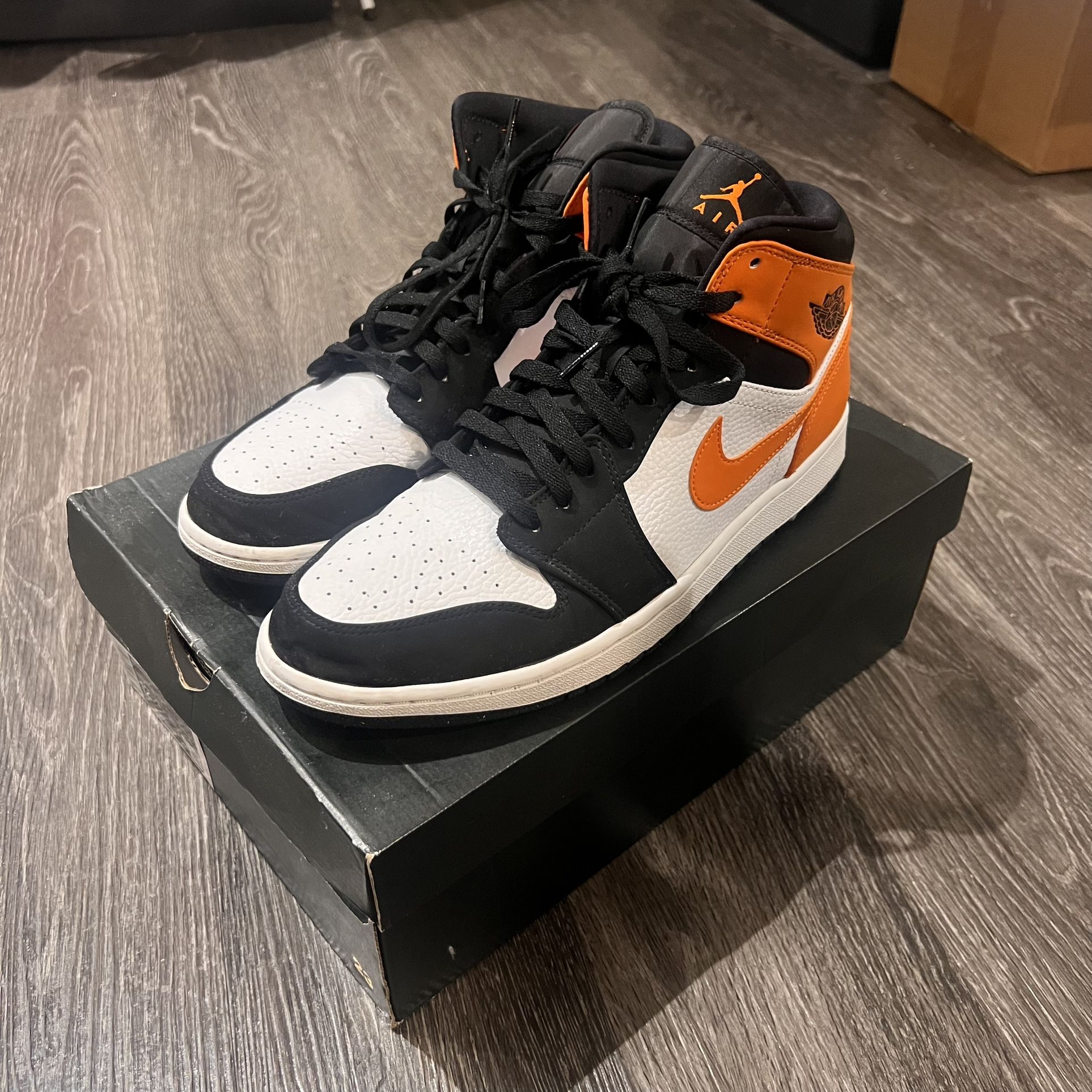 Air Jordan 1 Mid Black/Starfish Size 12