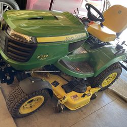 John Deere lawn Tractor 