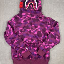 BAPE HOODIE SIZE M NEW
