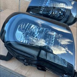 05-11 Toyota Tacoma Headlights LED/Drl