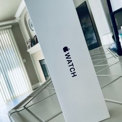 Apple Watch SE 2nd Gen! Newest Model, GPS, 44mm! New! Unopened . Starlight With Sport Band!