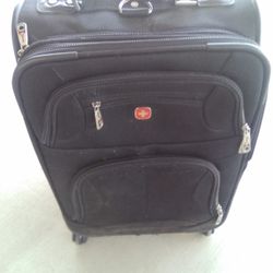 Medium Size Swiss Tech Luggage Bag