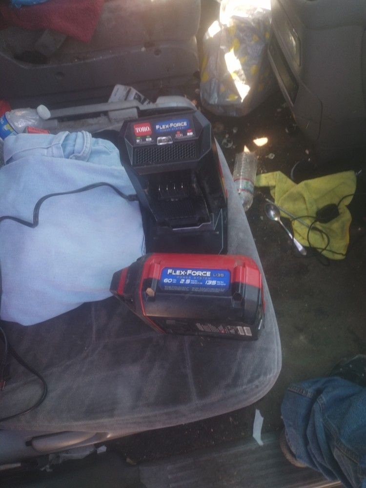 Toro 60 V Flex-force Battery With Charger