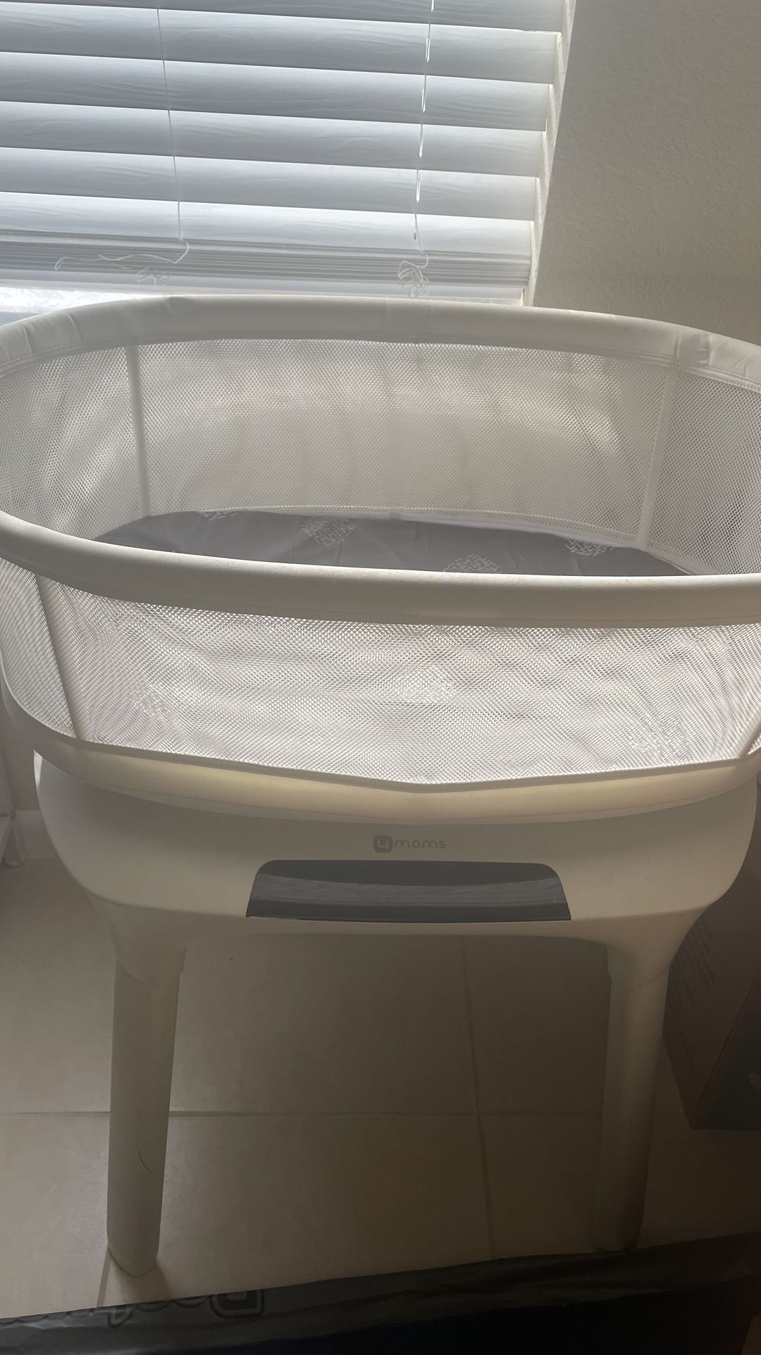 MamaRoo Basinet