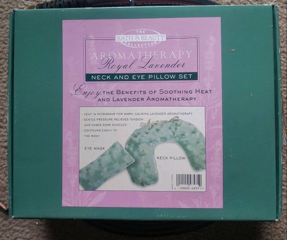 New
Bath and Beauty collection neck and eye pillow set. New $5
