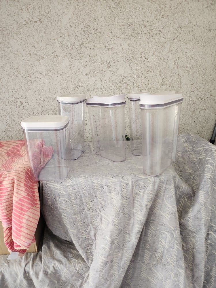 Plastic Containers A Set Of 5 