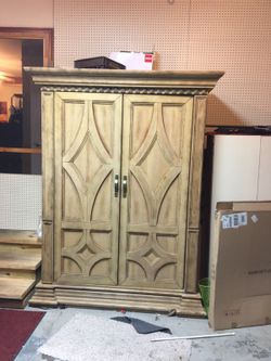 Beautiful wood wall unit Excellent Shape