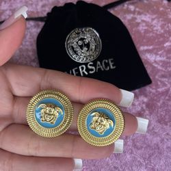 New 18k Stainless Steel Gold Comes With Dust Bag 