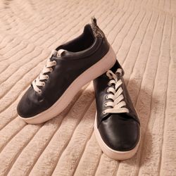 Halogen Real Leather Sneakers. Women's 8.5 Excellent Condition 