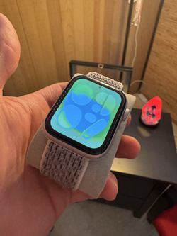 Apple Watch Series 6 Nike Edition Silver with Cellular + Rhinoshield Bumper Case