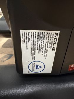 2023 Good Condition Sole E95 Elliptical with Touchscreen and Heart Rate Monitor - Burbank, CA