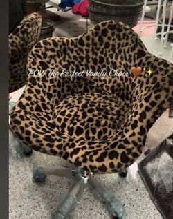 Cheetah print vanity chair