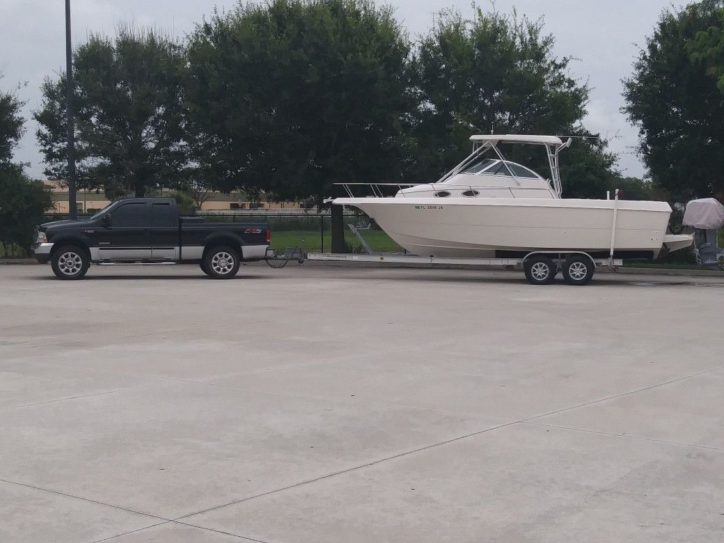 Boat 27'4" Proline walkaround