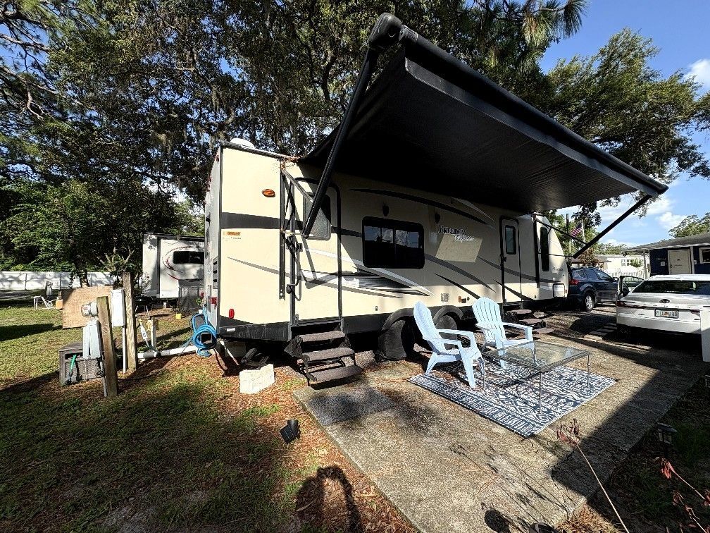 2016 Coachman Freedom Express 276RKDS