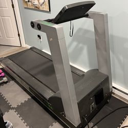 PreCor C964i Commercial Treadmill