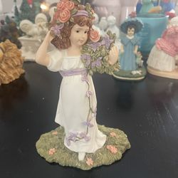 Spring Bouquet Maud Humphrey Bogart Figurine H5598 white Dress w/ Purple Flowers