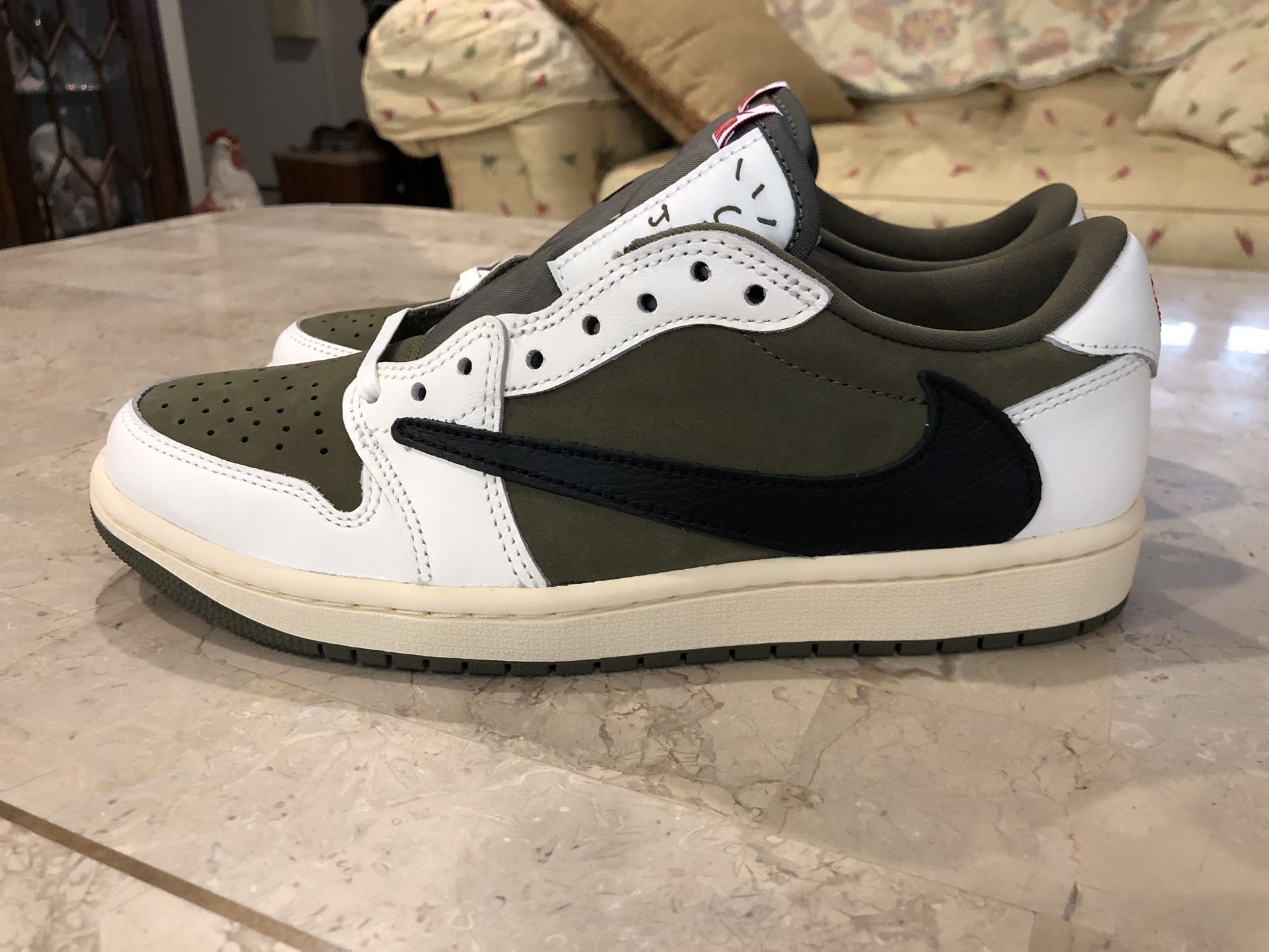 Jordan 1 Travis Scott Medium Olive