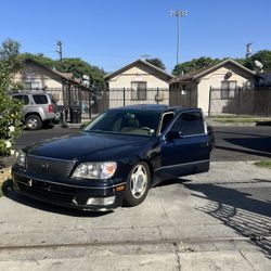 2000 Lexus LS 400
