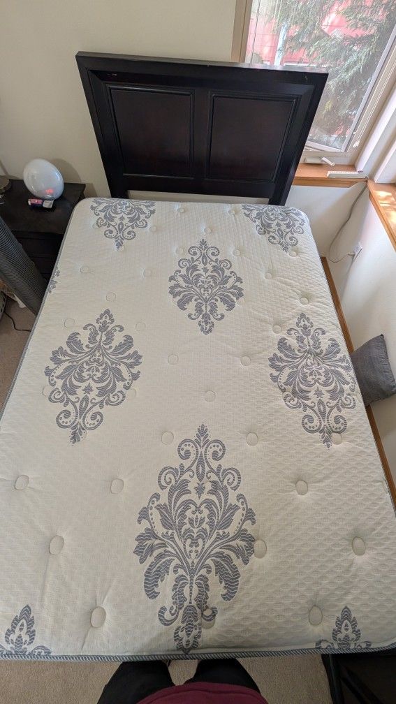 Serta Pillow Top Full Size Bed, Box Spring, Metal Bed Frame