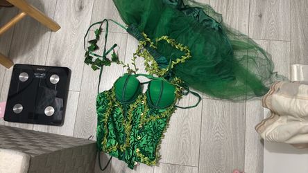 Poison ivy woman’s costume