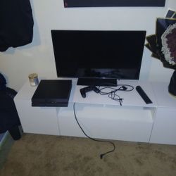 Ps4 good condition Controller And monitor
