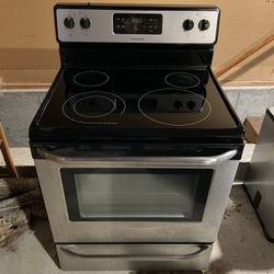 Frigidaire Electric Oven And Range