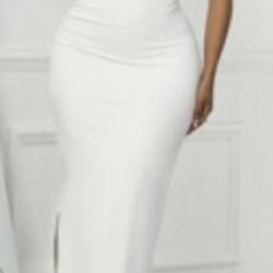 Vestido largo con abertura en uno de los lados. Size XL