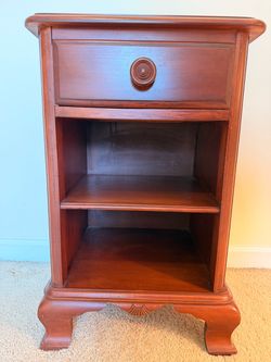 King furniture solid wood night stand