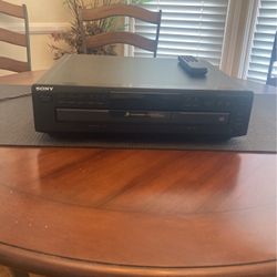 Sony Five Disc Cd Player With Remote  $40