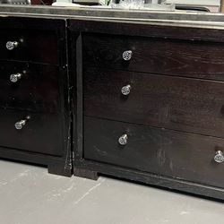 2 nightsstand with drawers  Free!!!