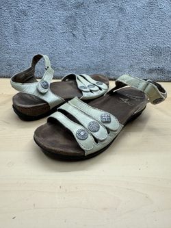 Dansko Cream/Off White Leather Ankle Strap Sandals