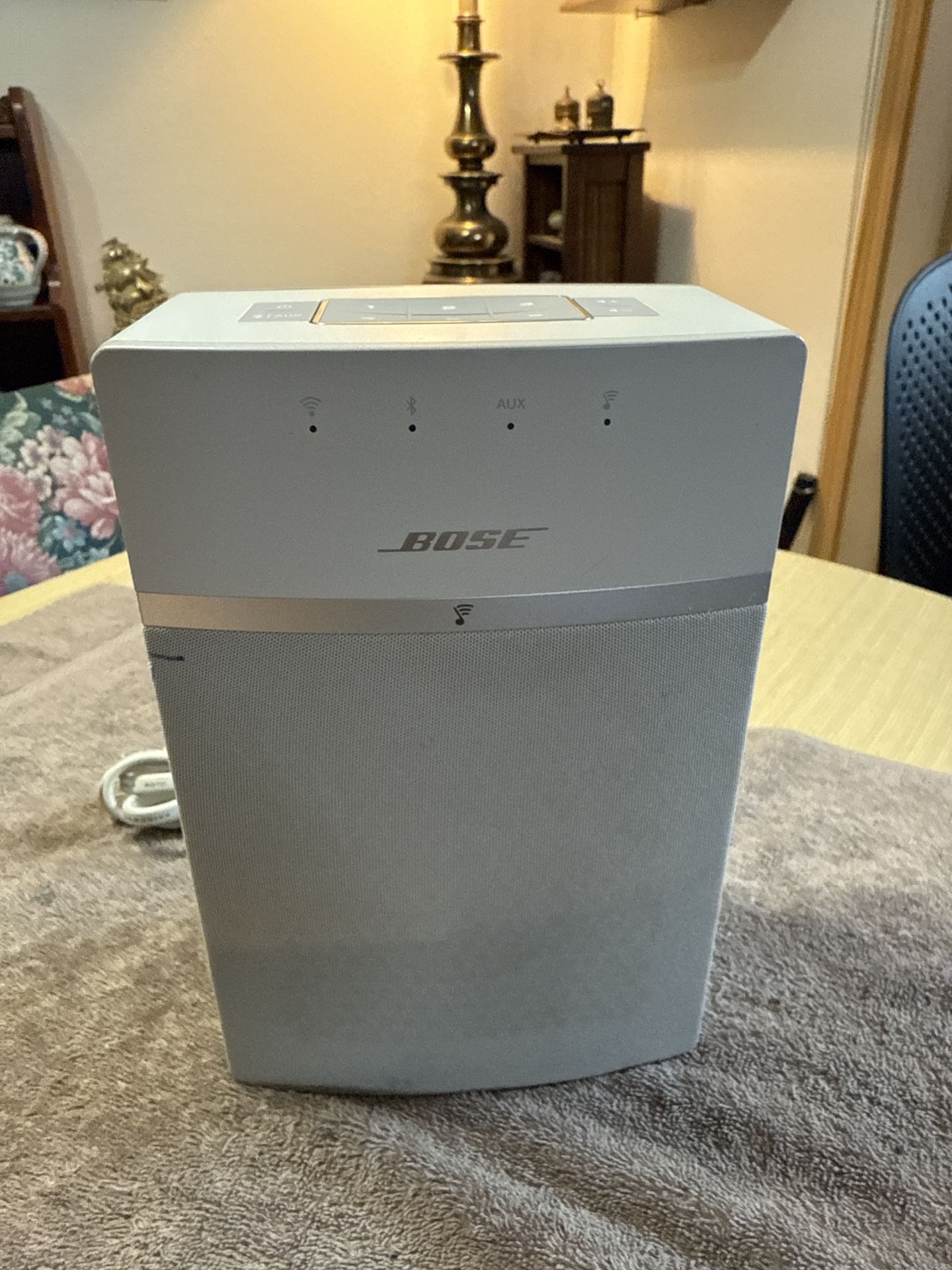 Bose SoundTouch 10 Wireless Music System - White.