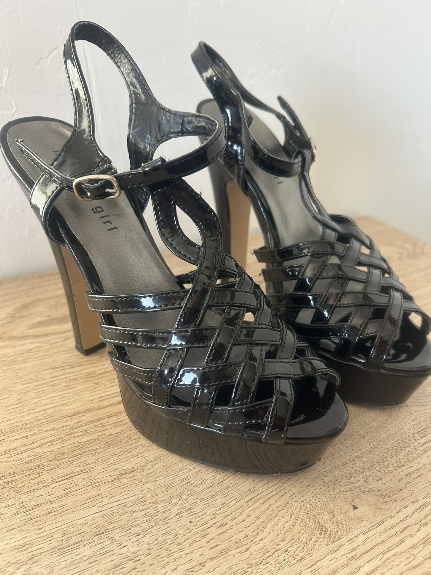 Madden Girl Black Heels Size 8m