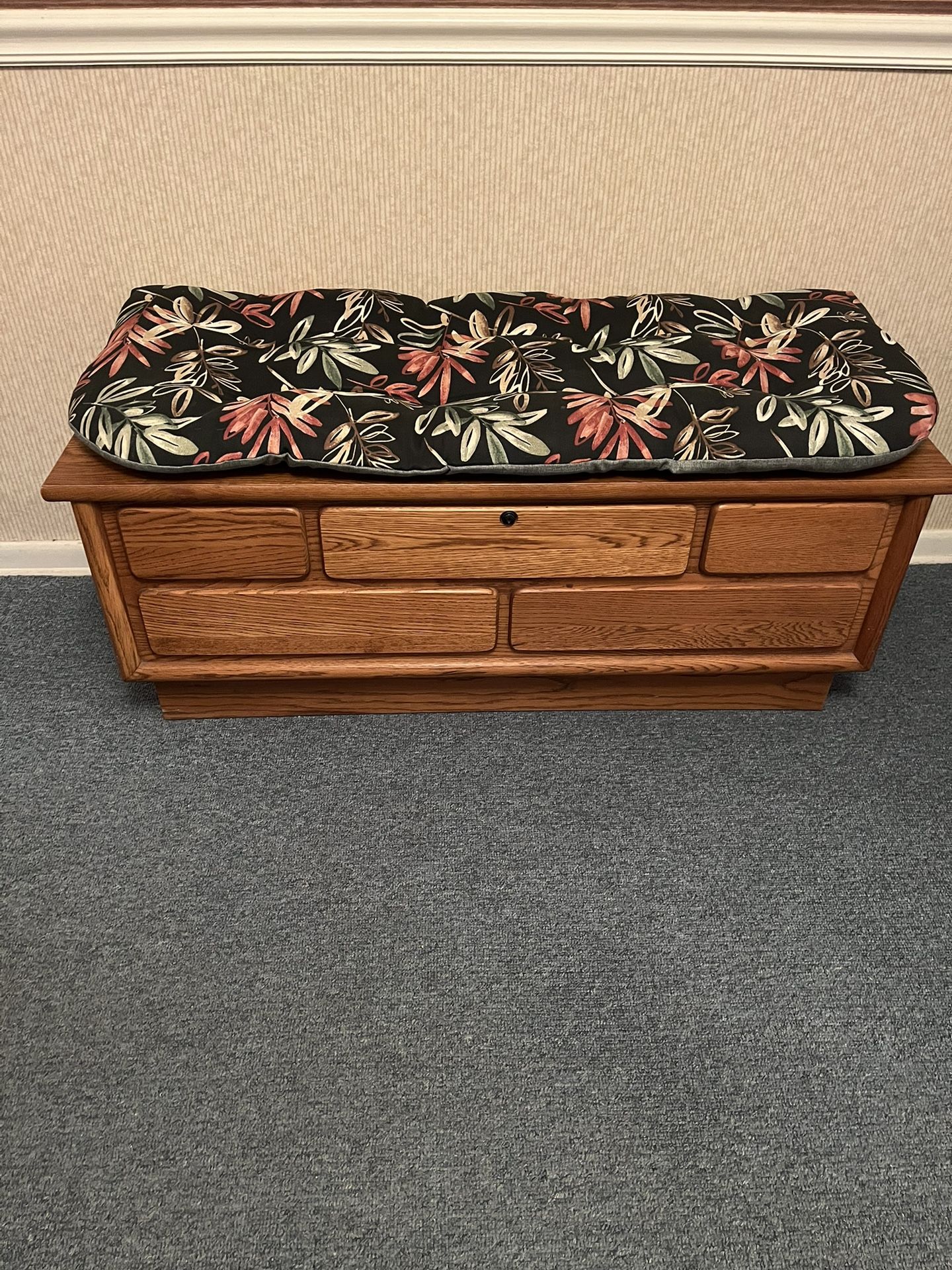 Chest Bench Seat And Rocking Chair