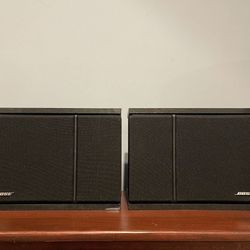 Pair Of Vintage Bose Bookshelf Speakers 
