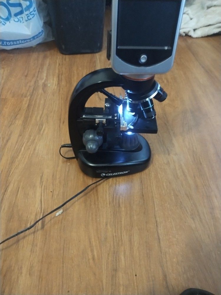 Celestron 44345 LCD Deluxe Digital Microscope
