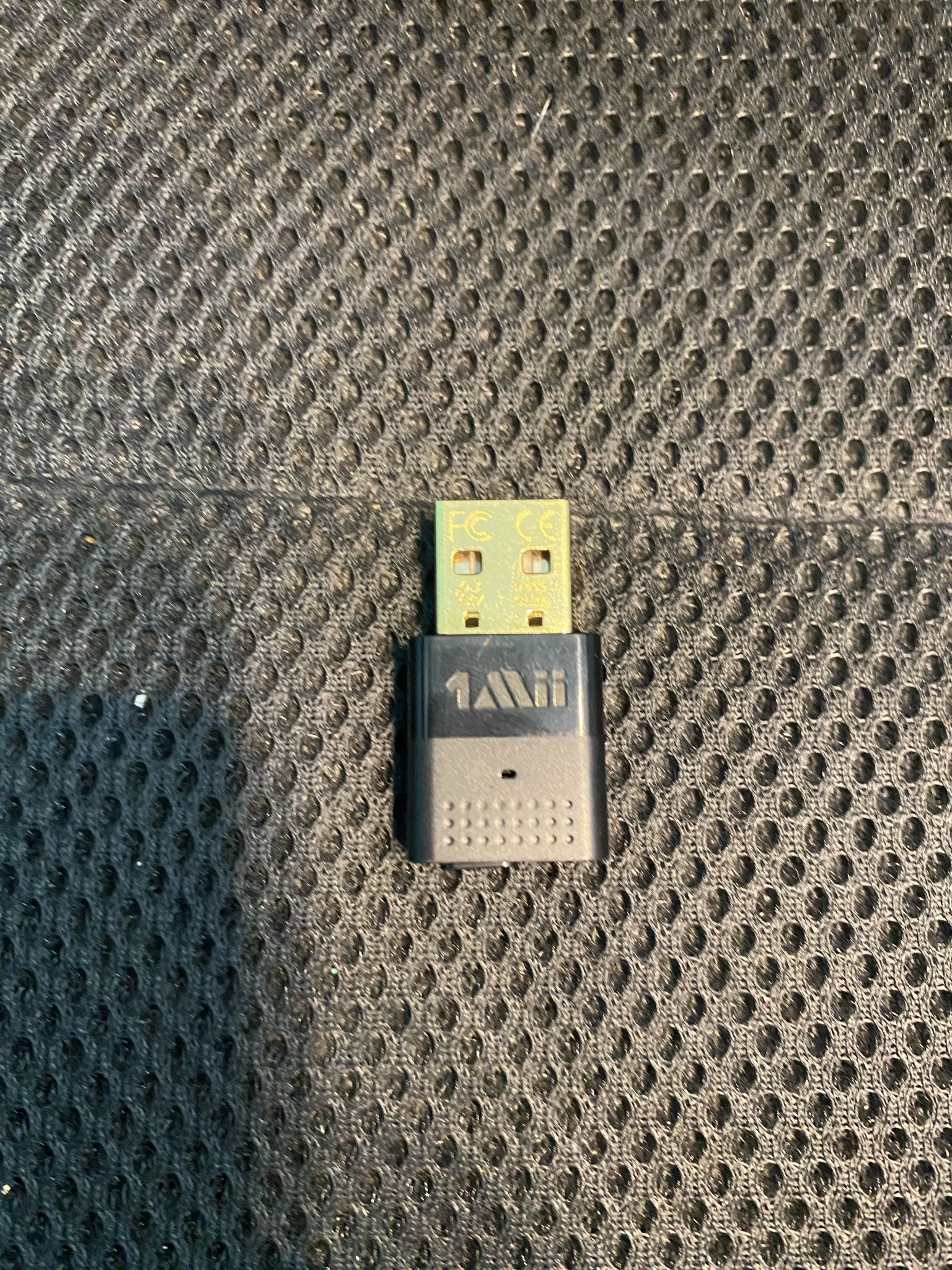 Wireless USB audio transmitter. USB cable, user manual