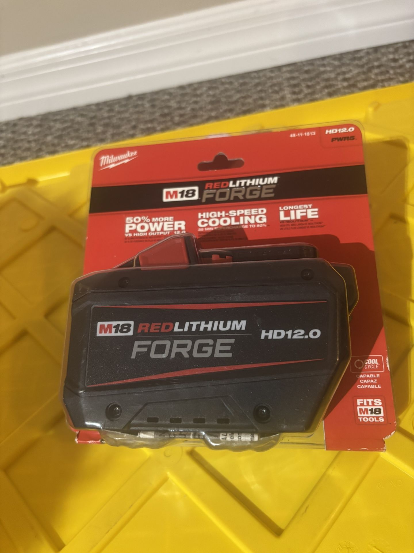 Milwaukee M18 18V Lithium lon REDLITHIUM FORGE HD 12.0 Ah Battery Pack
