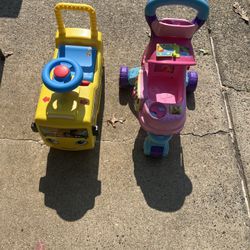 Kids Rode On Bus And Push Stroller