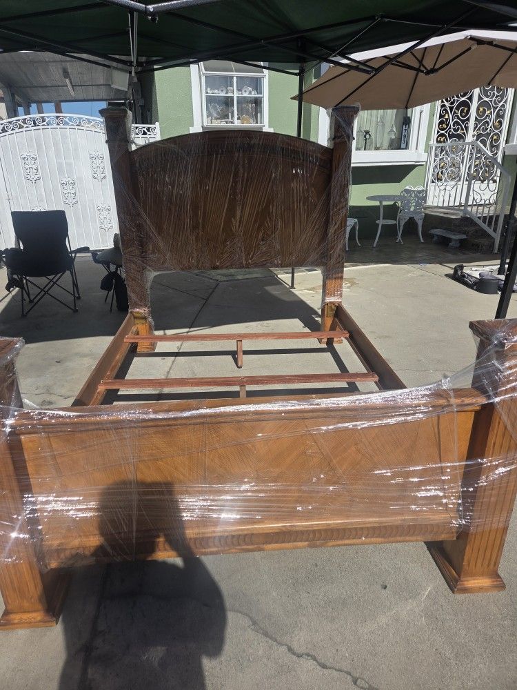 QUEEN BED FRAME Solid Wood