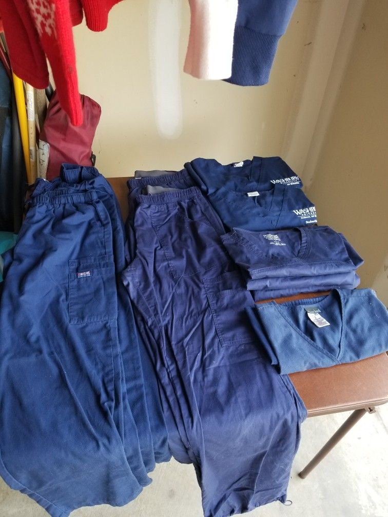 Navy Blue Womens Scrubs, 2 Tops And 3 Bottomd